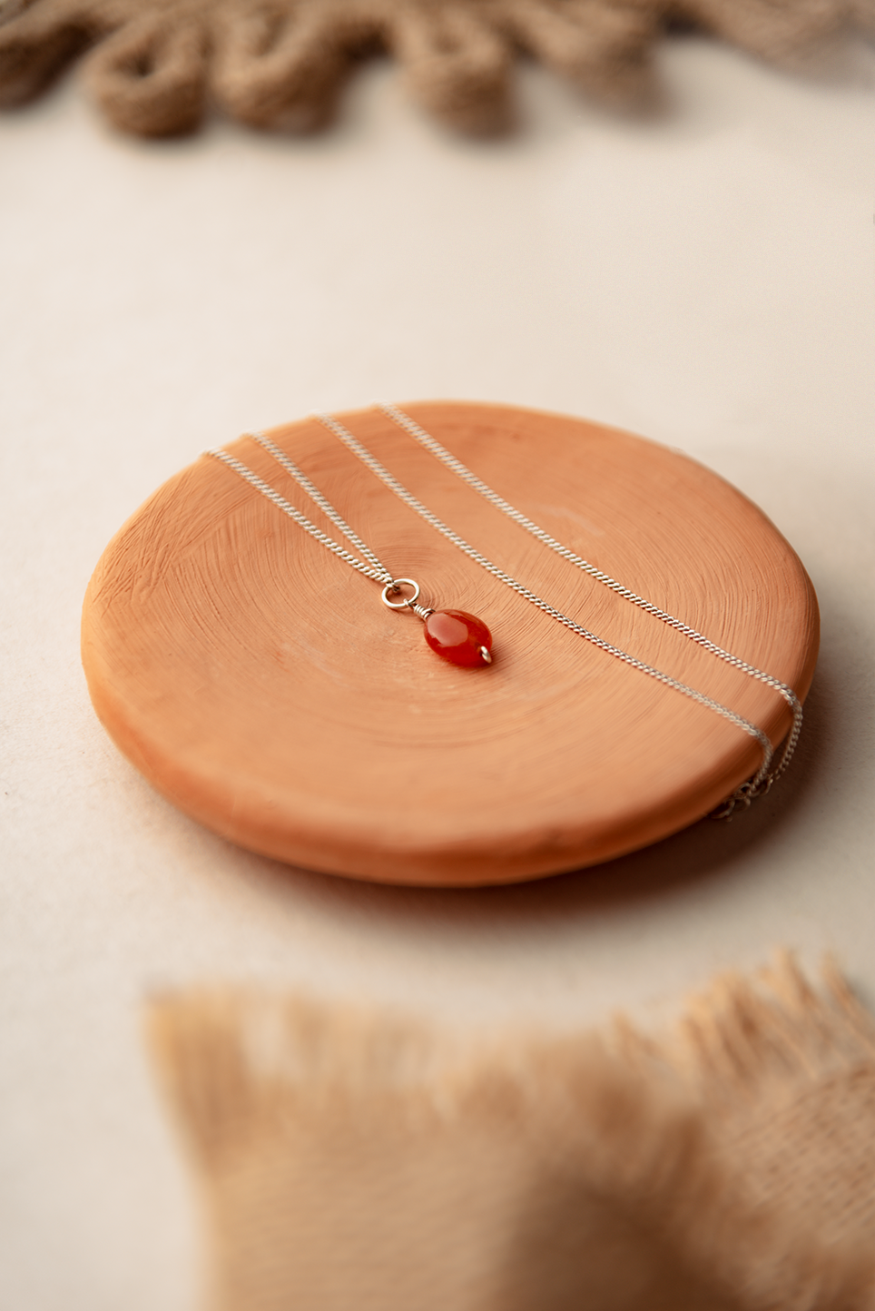 Collar levántate y brilla